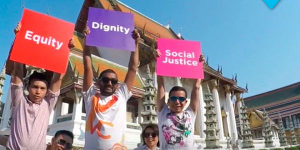 Haber | TAYLAND’TAKİ LGBTİ+’LAR HAKLARINI ELDE ETMEK İÇİN SOKAKLARA DÖKÜLDÜ