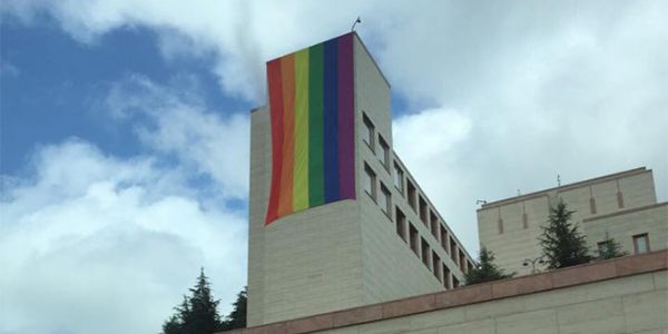 Haber | ABD, B�Y�KEL��L�KLER�NE LGBT�+ BAYRA�I ASAB�LMELER� ���N YETK� VERD�